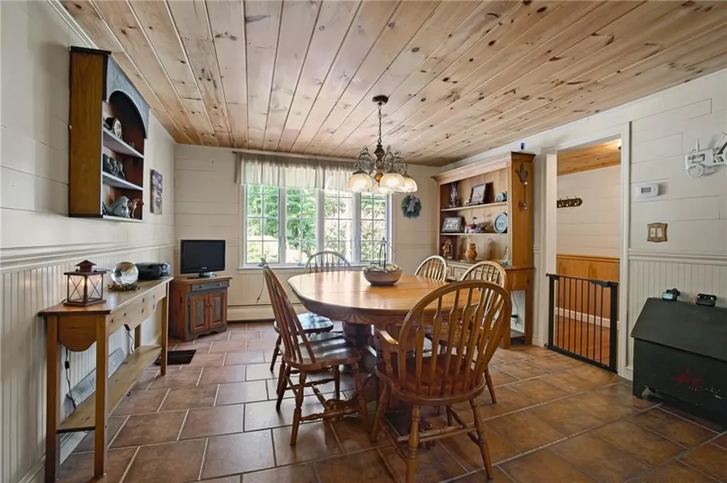 22 Burgess Road Foster RI 02825