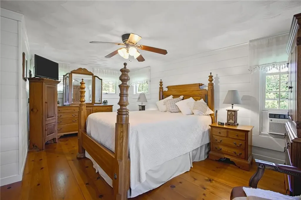22 Burgess Road Foster RI 02825
