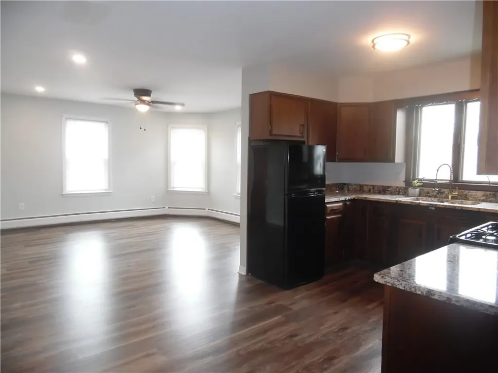 319 Main Street Warren RI 02885