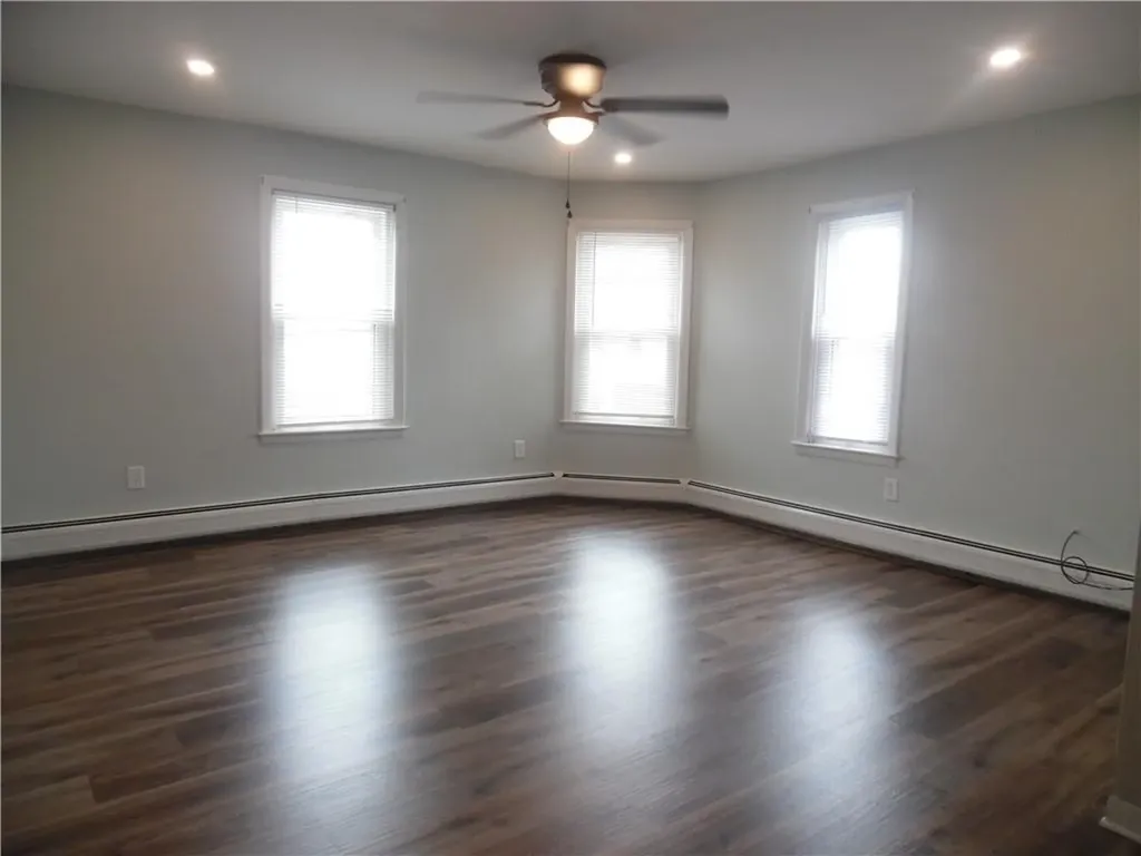 319 Main Street Warren RI 02885