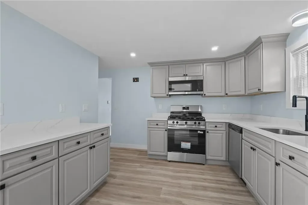 95 Harmony Court Warwick RI 02889