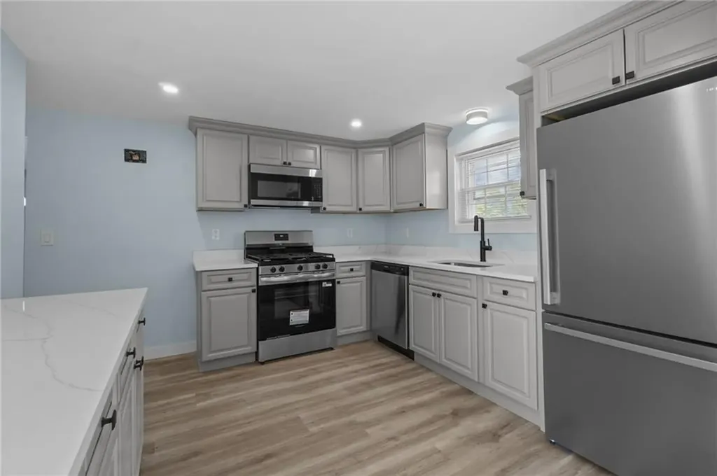 95 Harmony Court Warwick RI 02889