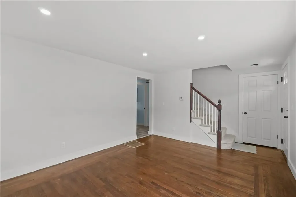 95 Harmony Court Warwick RI 02889