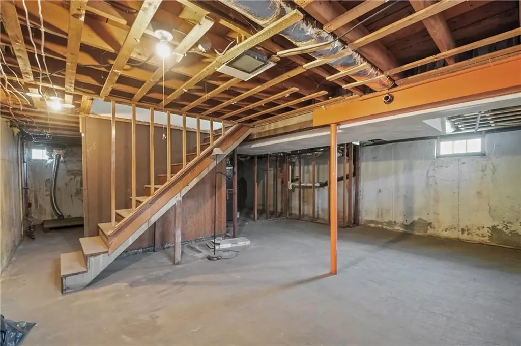 95 Harmony Court Warwick RI 02889
