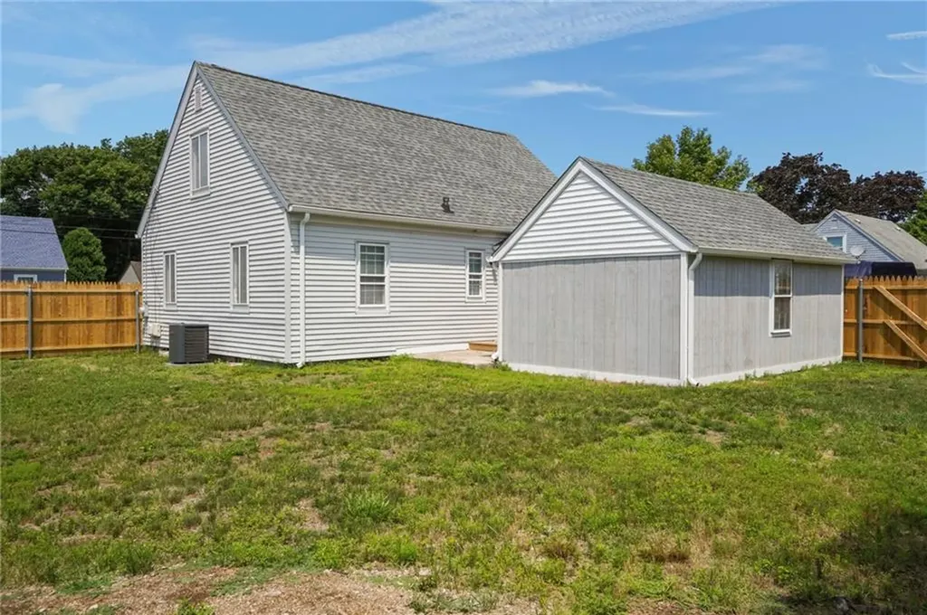 95 Harmony Court Warwick RI 02889