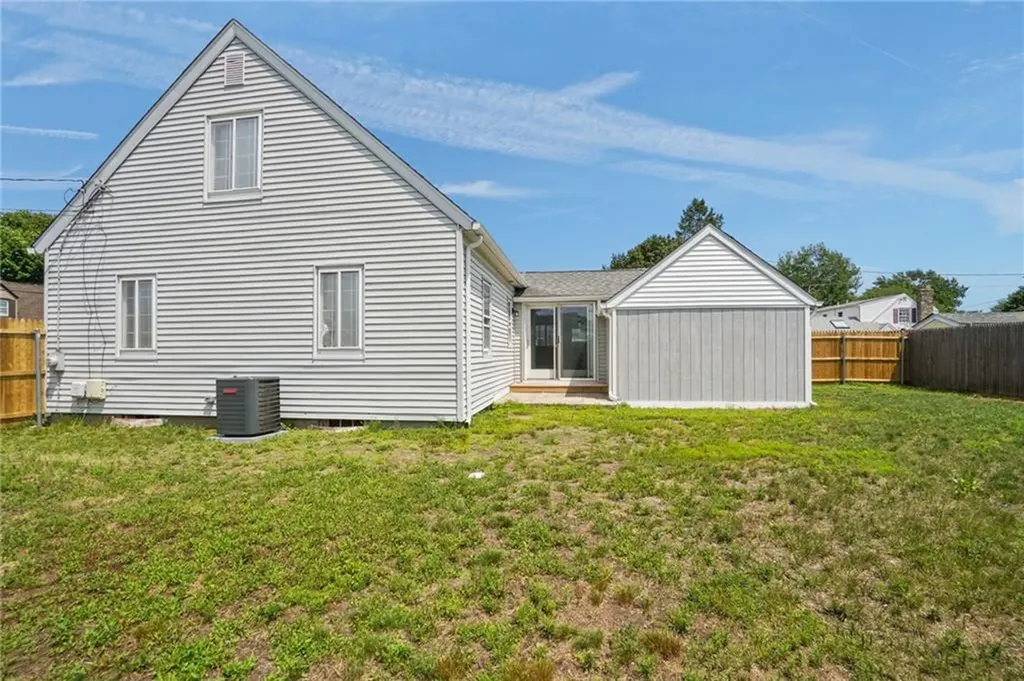 95 Harmony Court Warwick RI 02889