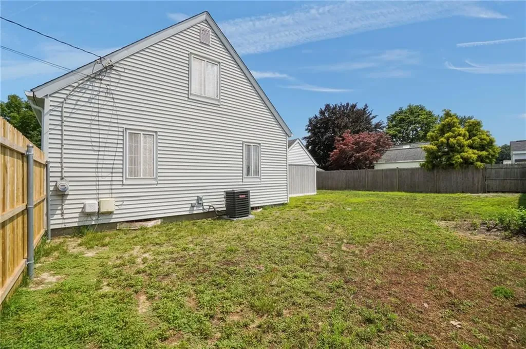 95 Harmony Court Warwick RI 02889