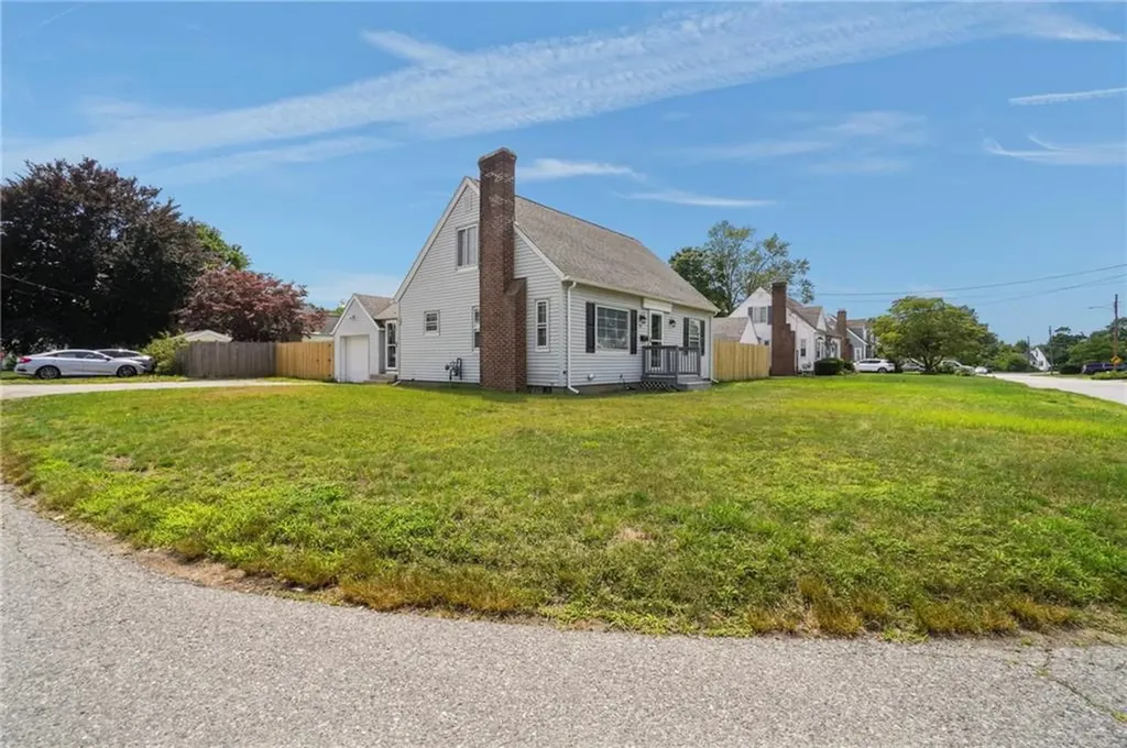 95 Harmony Court Warwick RI 02889