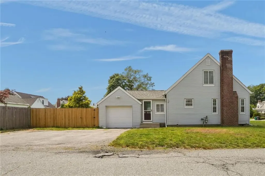 95 Harmony Court Warwick RI 02889
