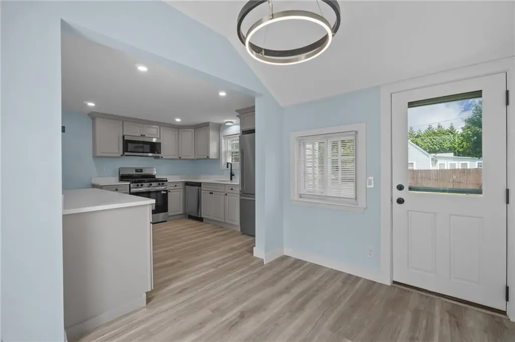 95 Harmony Court Warwick RI 02889