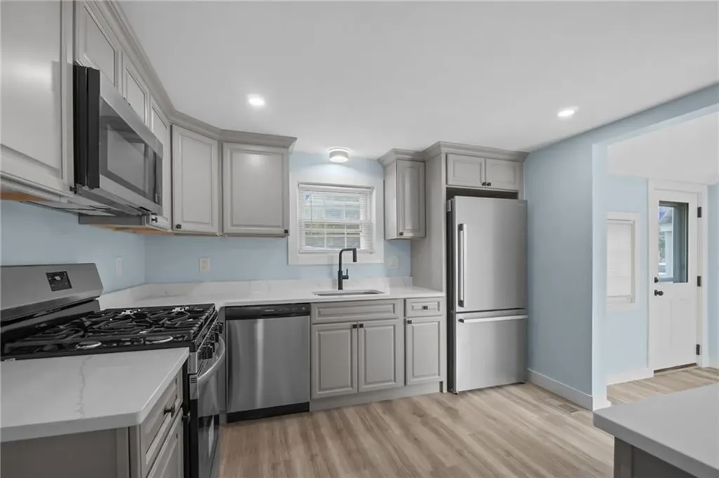 95 Harmony Court Warwick RI 02889