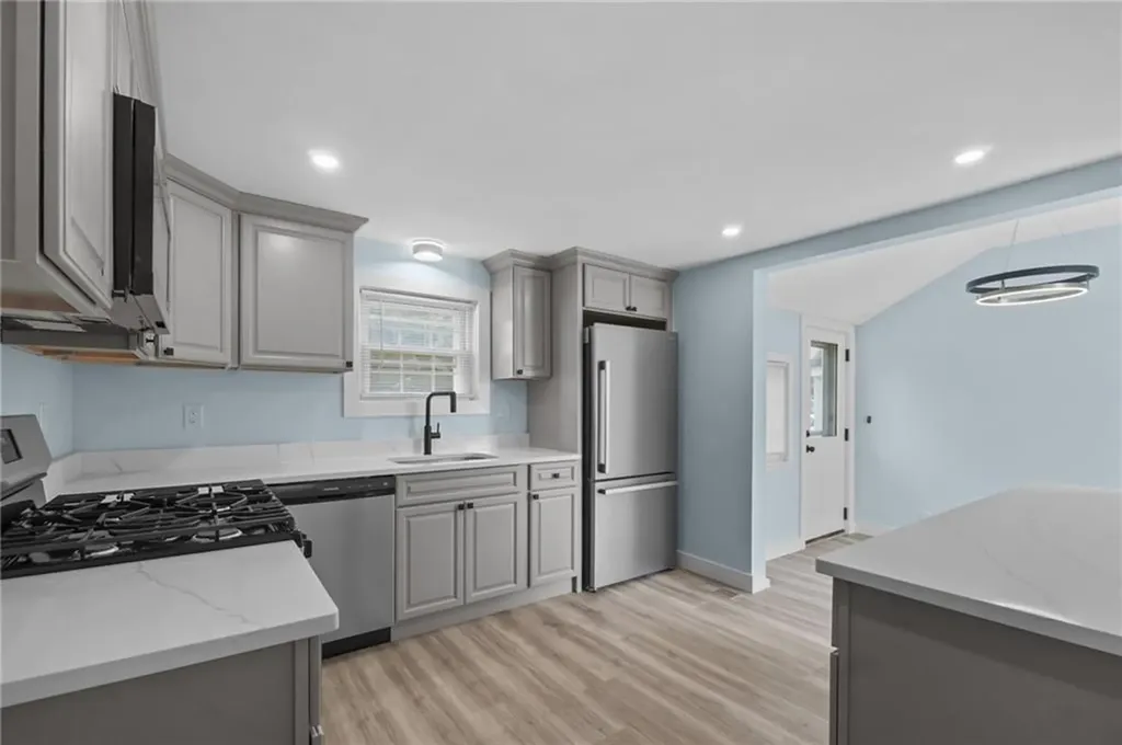 95 Harmony Court Warwick RI 02889