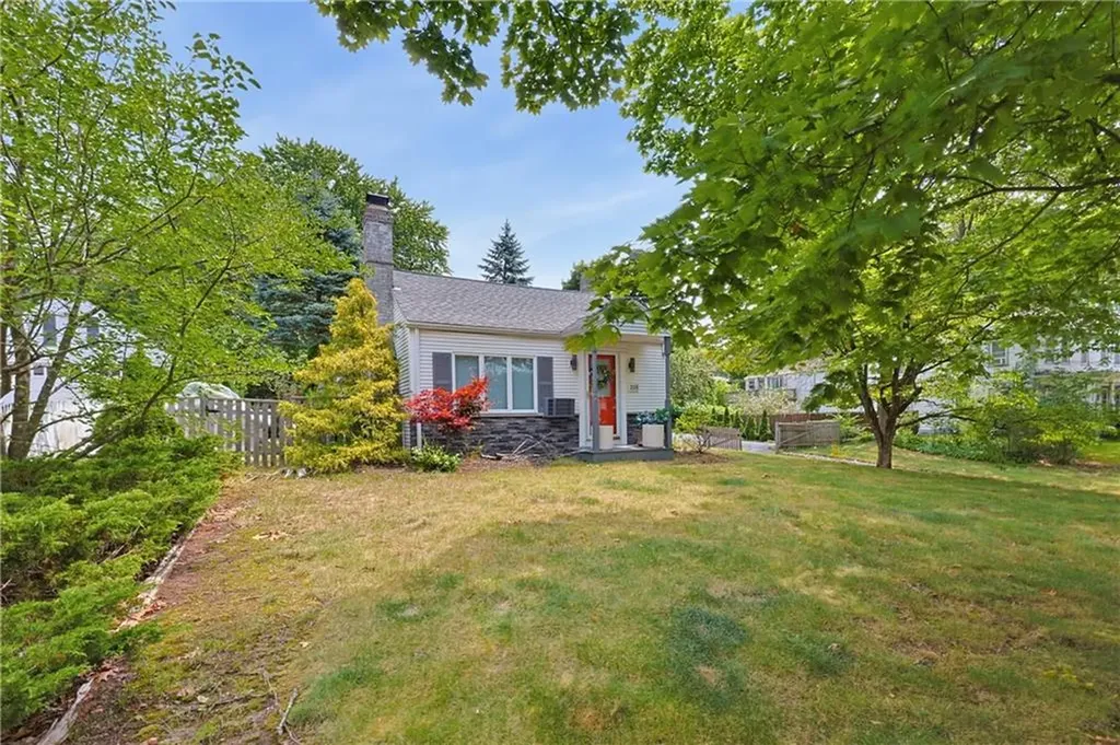205 Waterman Avenue North Providence RI 02911