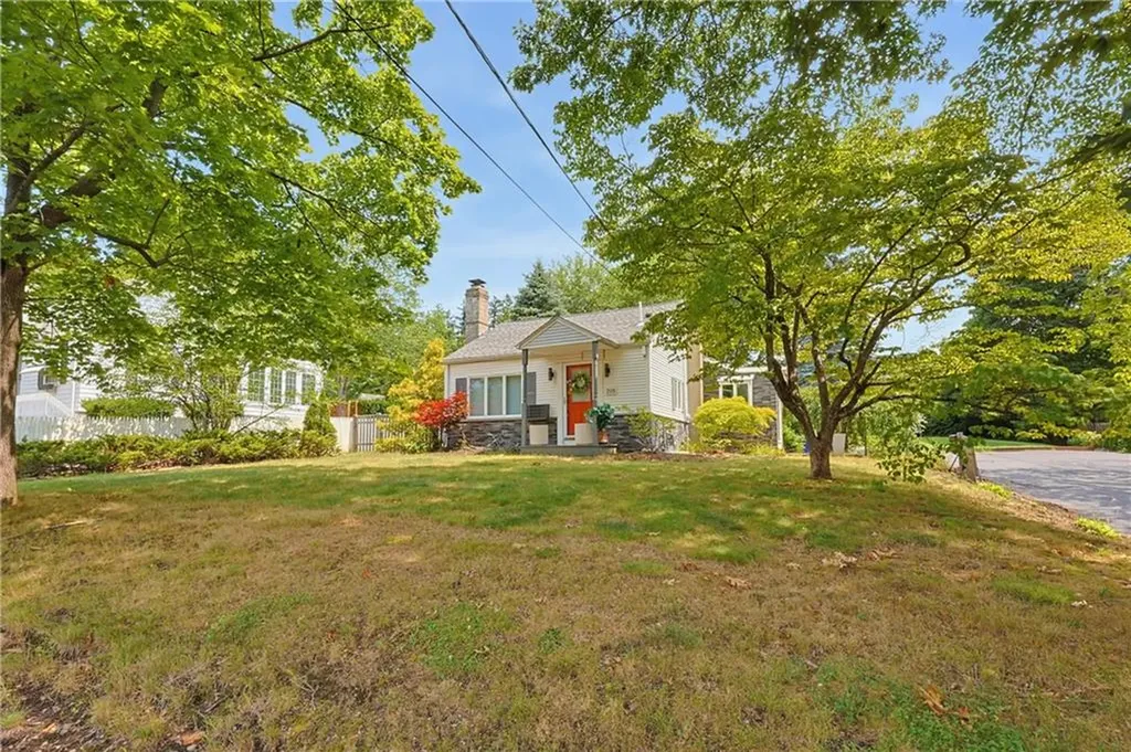 205 Waterman Avenue North Providence RI 02911