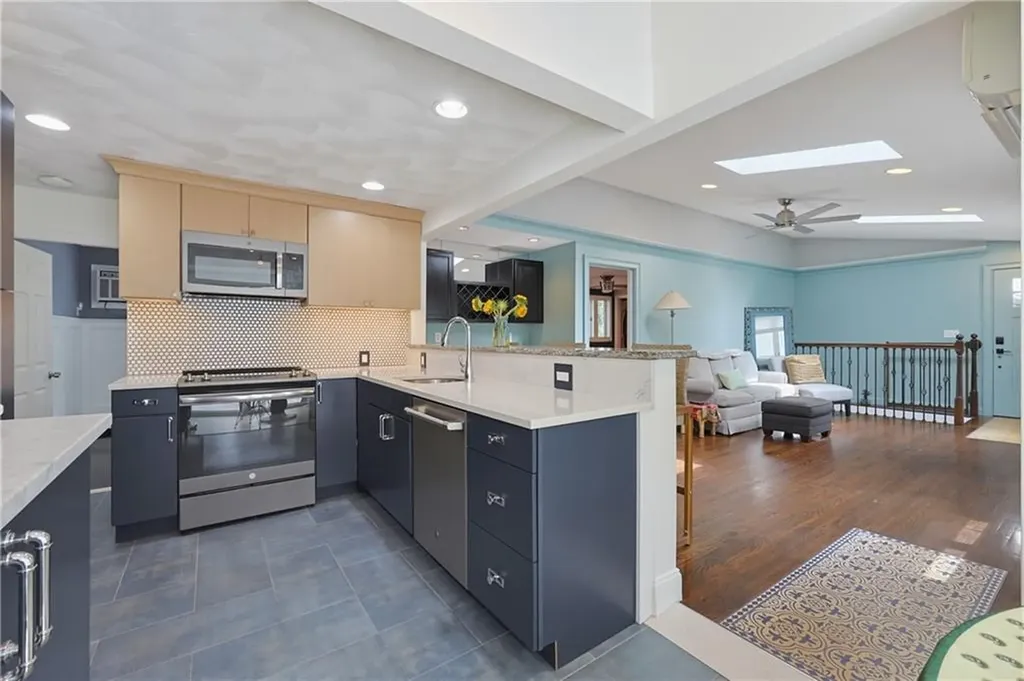 205 Waterman Avenue North Providence RI 02911