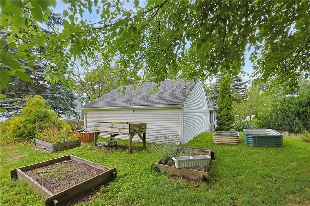 205 Waterman Avenue North Providence RI 02911