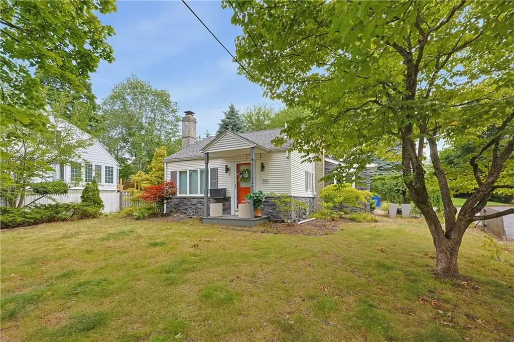 205 Waterman Avenue North Providence RI 02911