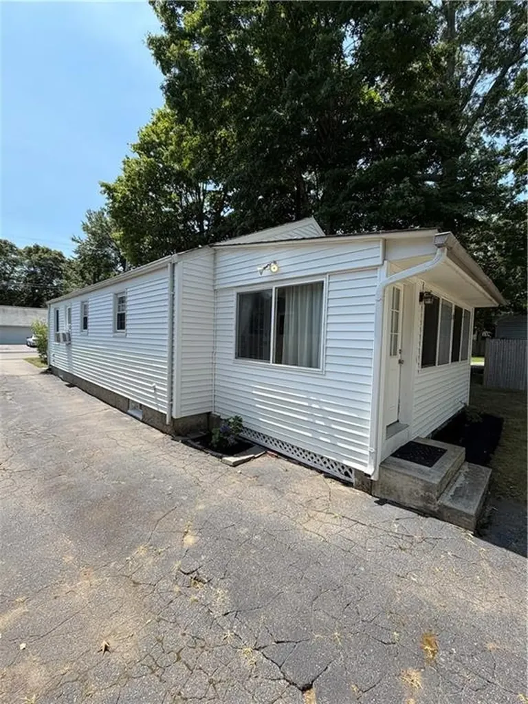 29 Pleasant View Road Warwick RI 02888