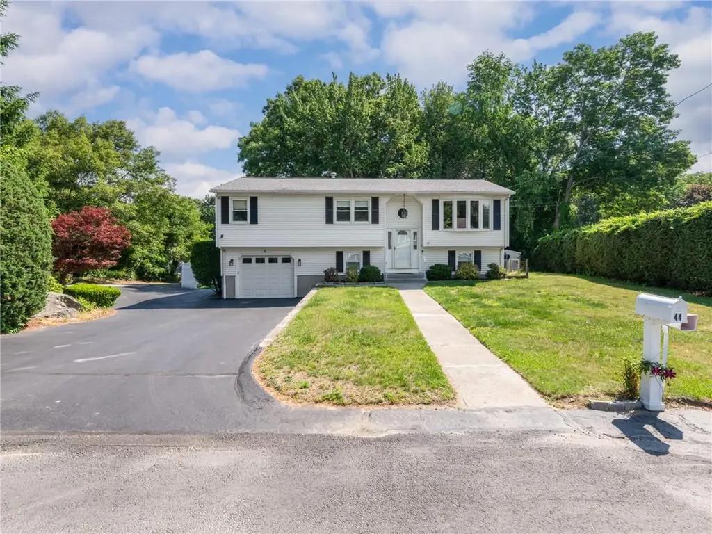 44 Village Avenue Cranston RI 02920