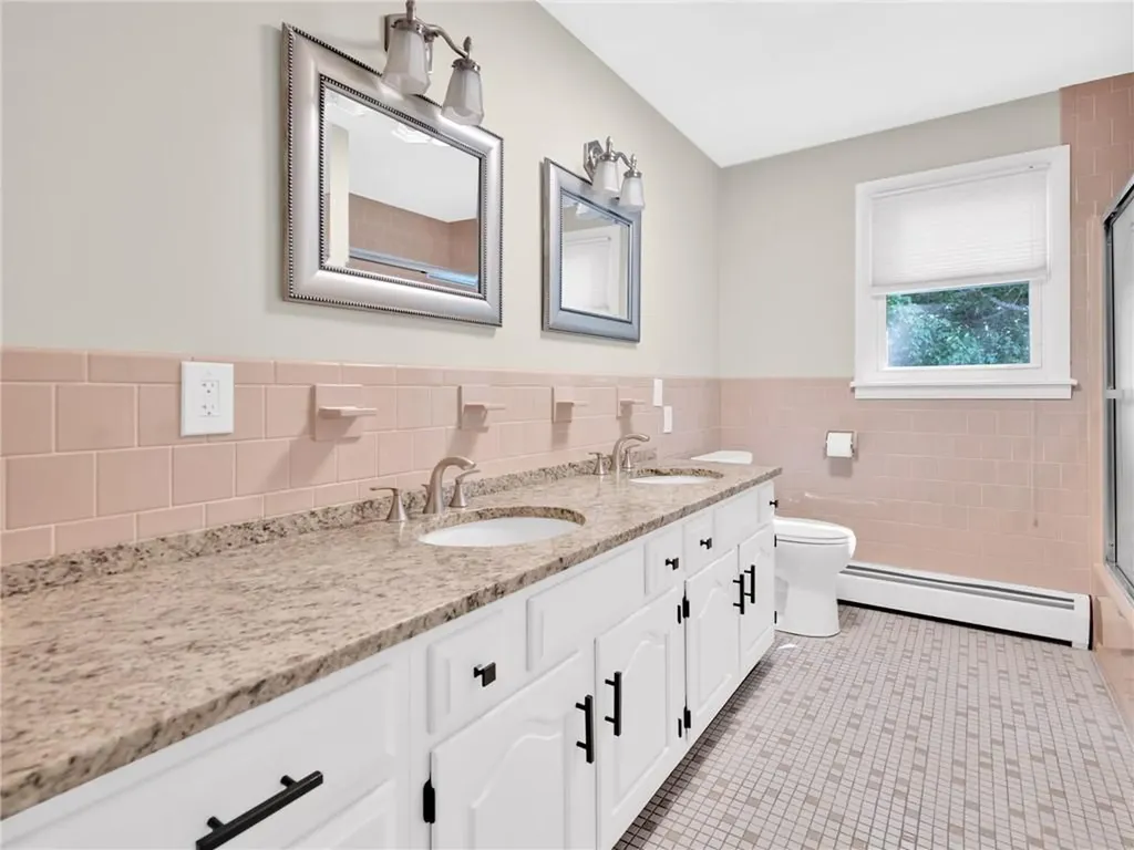 44 Village Avenue Cranston RI 02920