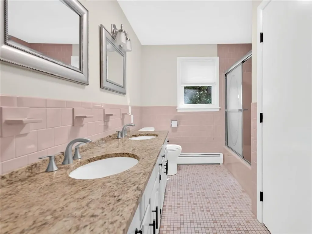 44 Village Avenue Cranston RI 02920