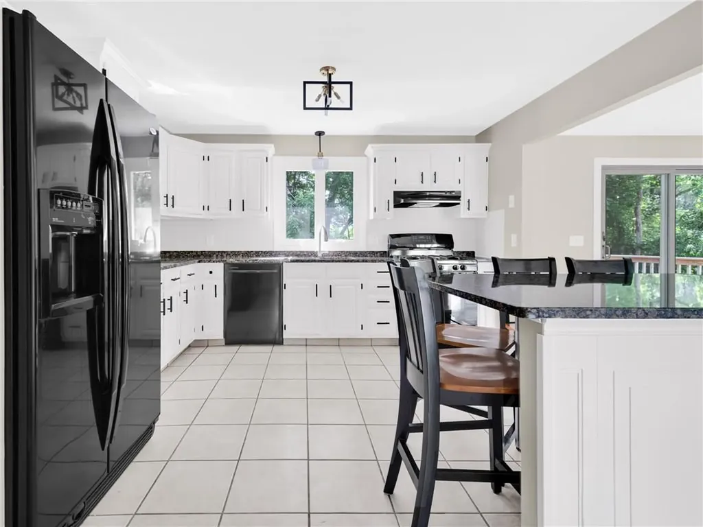 44 Village Avenue Cranston RI 02920