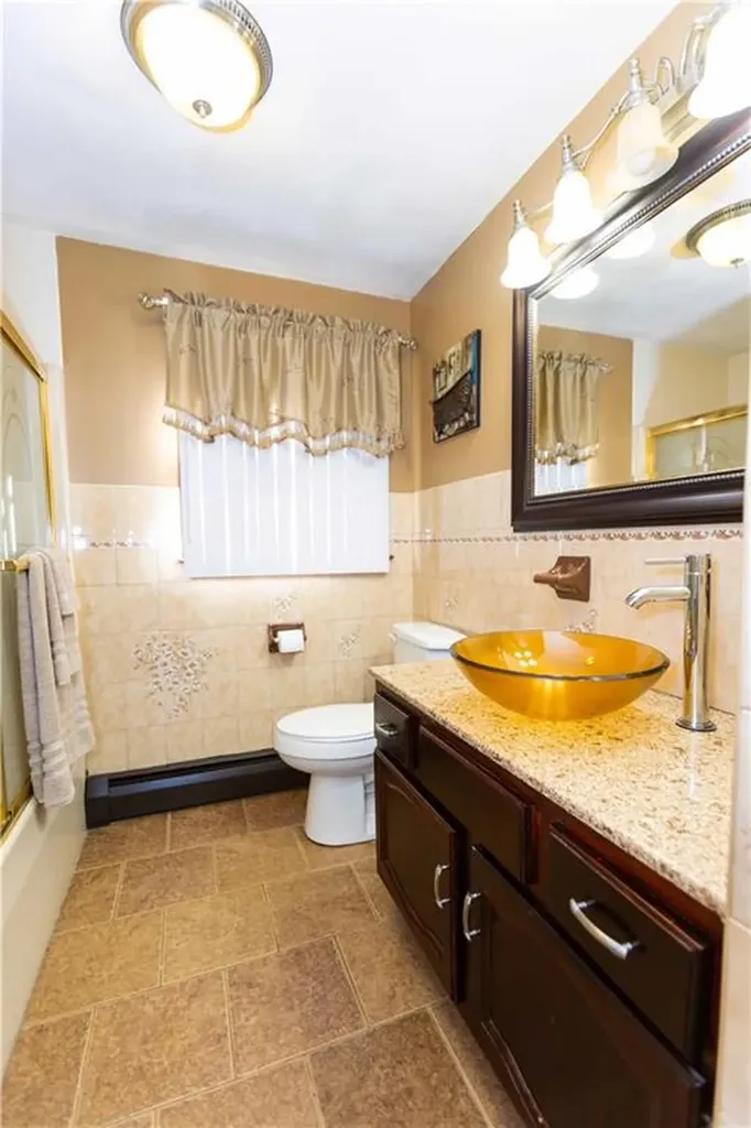 25 Ardway Avenue Warwick RI 02889