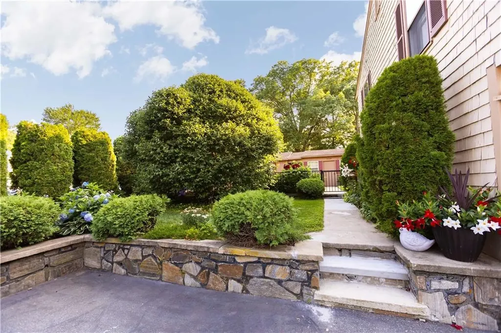 25 Ardway Avenue Warwick RI 02889