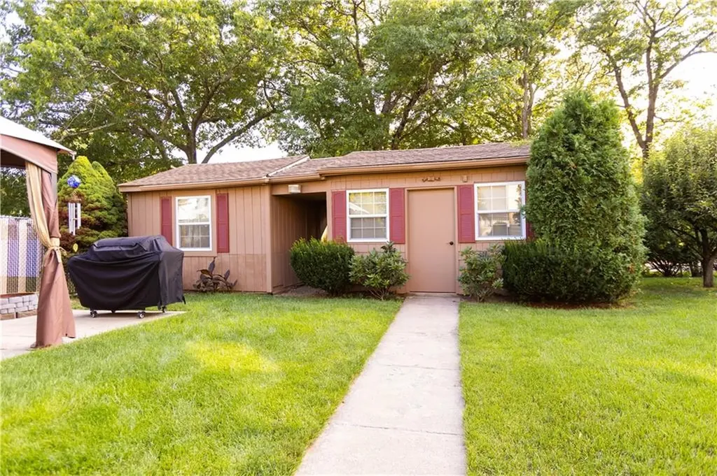 25 Ardway Avenue Warwick RI 02889