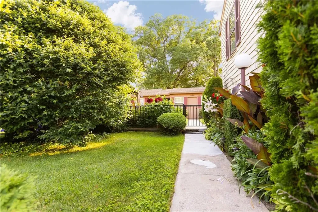 25 Ardway Avenue Warwick RI 02889