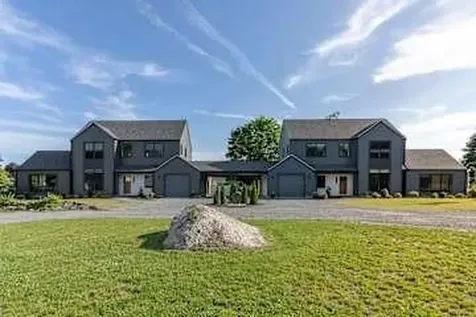 557 Bristol Ferry Road Portsmouth RI 02871