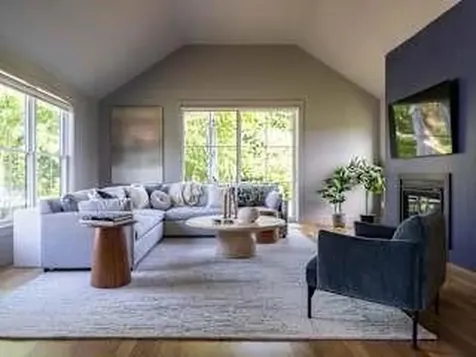 557 Bristol Ferry Road Portsmouth RI 02871