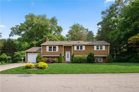 102 Windward Walk North Kingstown RI 02852