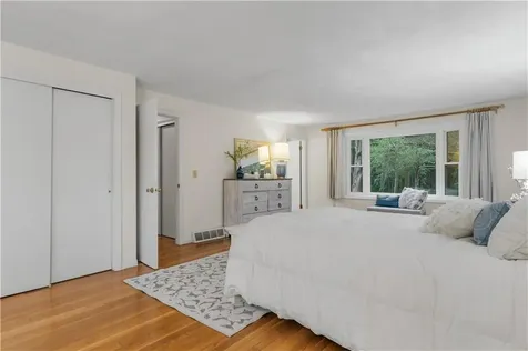 102 Windward Walk North Kingstown RI 02852