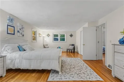 102 Windward Walk North Kingstown RI 02852