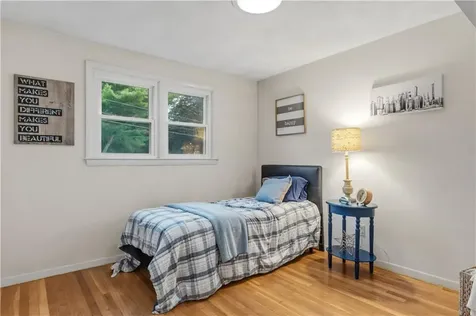 102 Windward Walk North Kingstown RI 02852