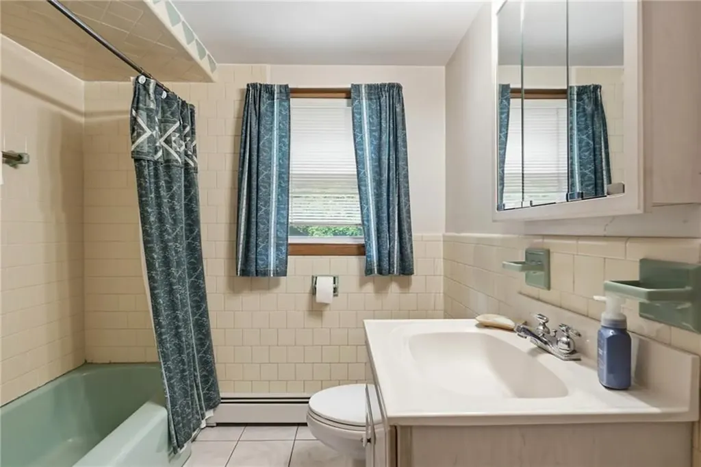 27 Danby Street Providence RI 02904