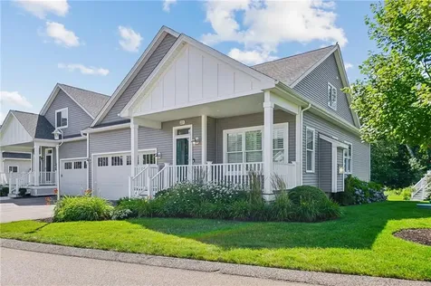 221 Wickford Court North Kingstown RI 02852