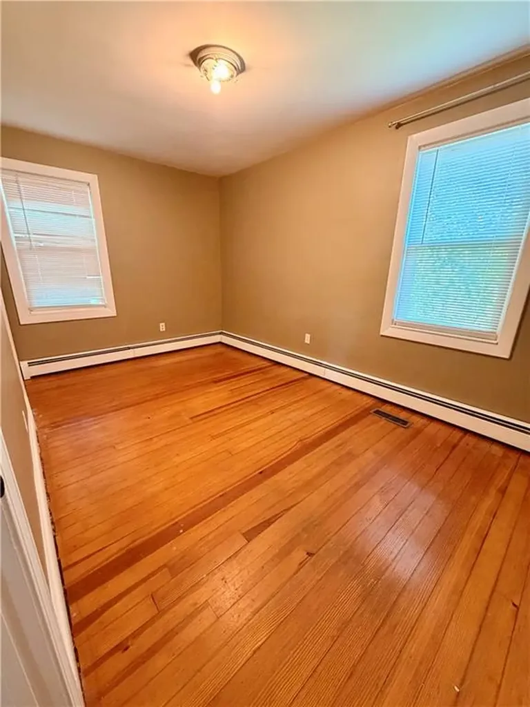 1561 Cranston Street Cranston RI 02920