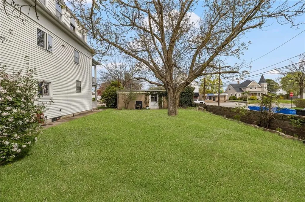 1561 Cranston Street Cranston RI 02920