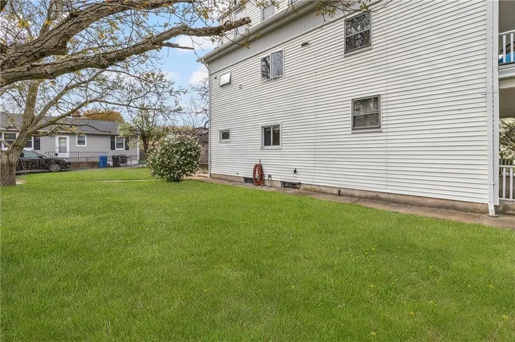 1561 Cranston Street Cranston RI 02920