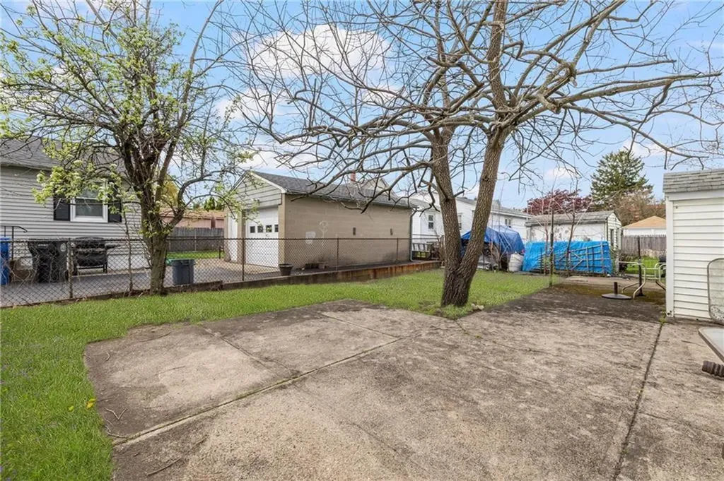 1561 Cranston Street Cranston RI 02920