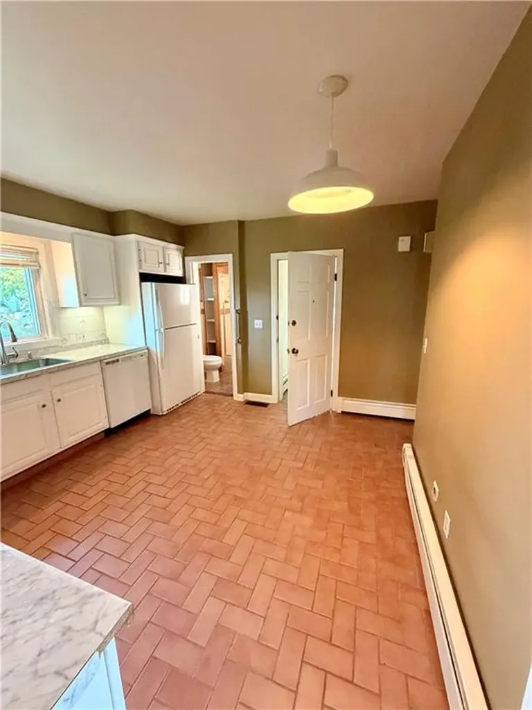 1561 Cranston Street Cranston RI 02920