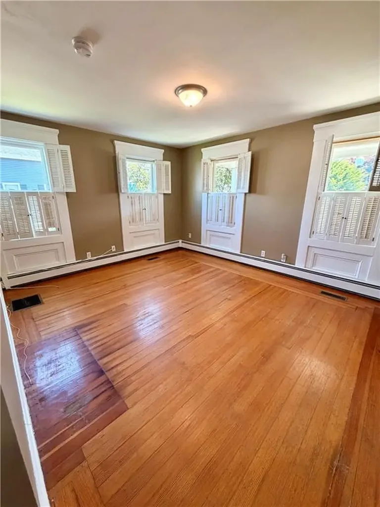 1561 Cranston Street Cranston RI 02920