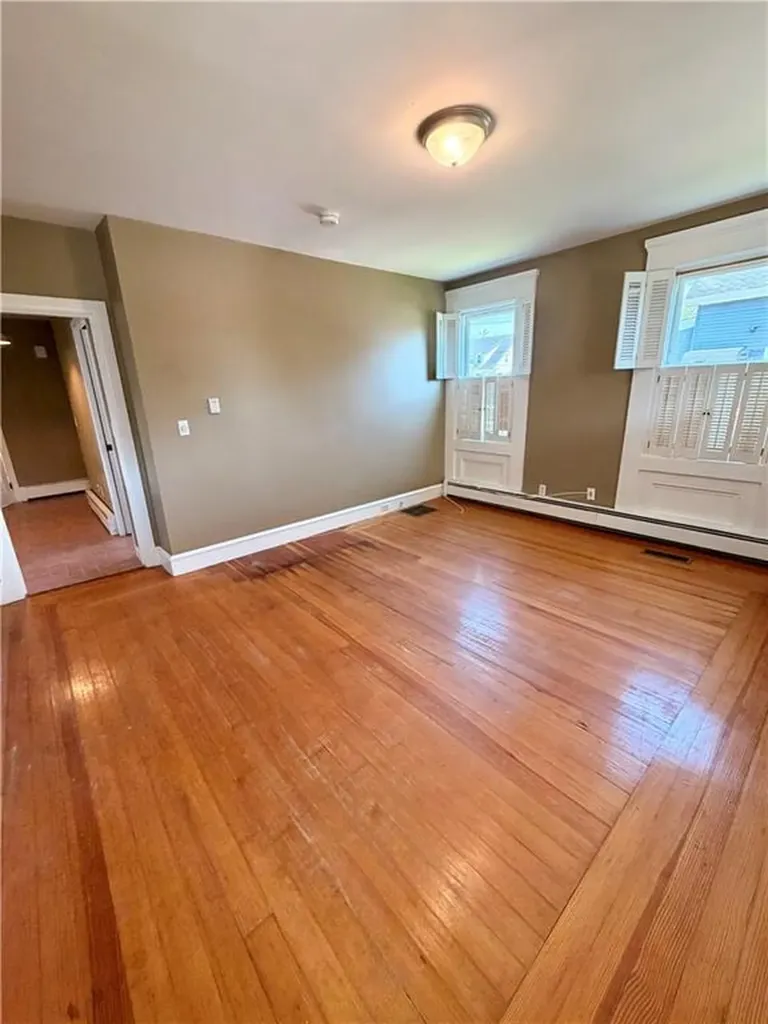 1561 Cranston Street Cranston RI 02920