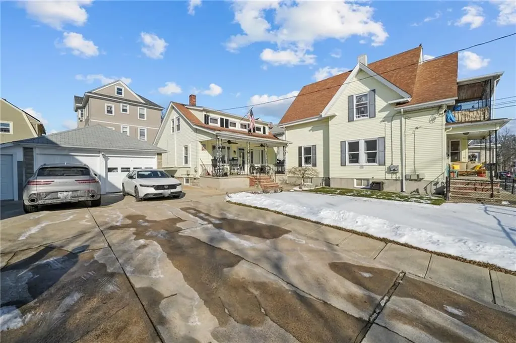 207 211 California Avenue Providence RI 02905
