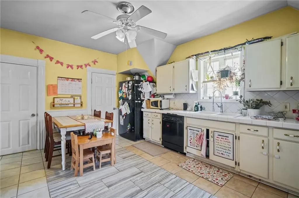 207 211 California Avenue Providence RI 02905