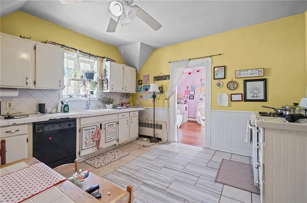 207 211 California Avenue Providence RI 02905