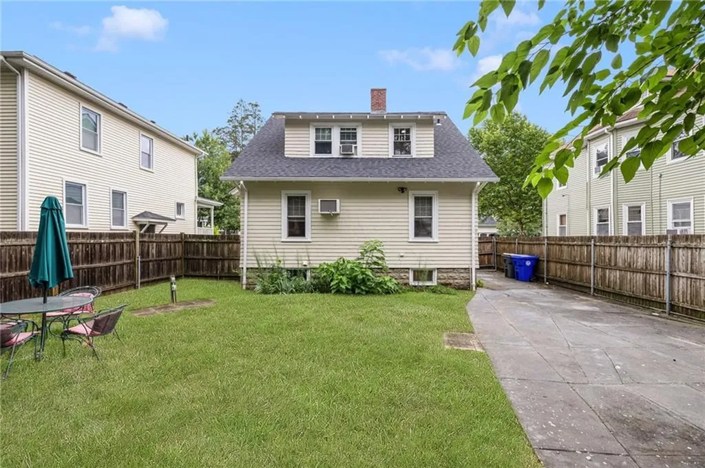 92 Nelson Street Providence RI 02908