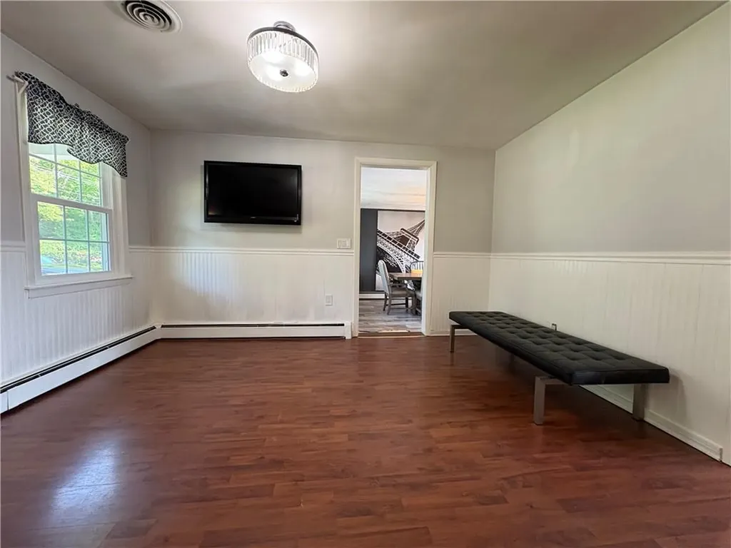 85 Commonwealth Avenue Warwick RI 02886